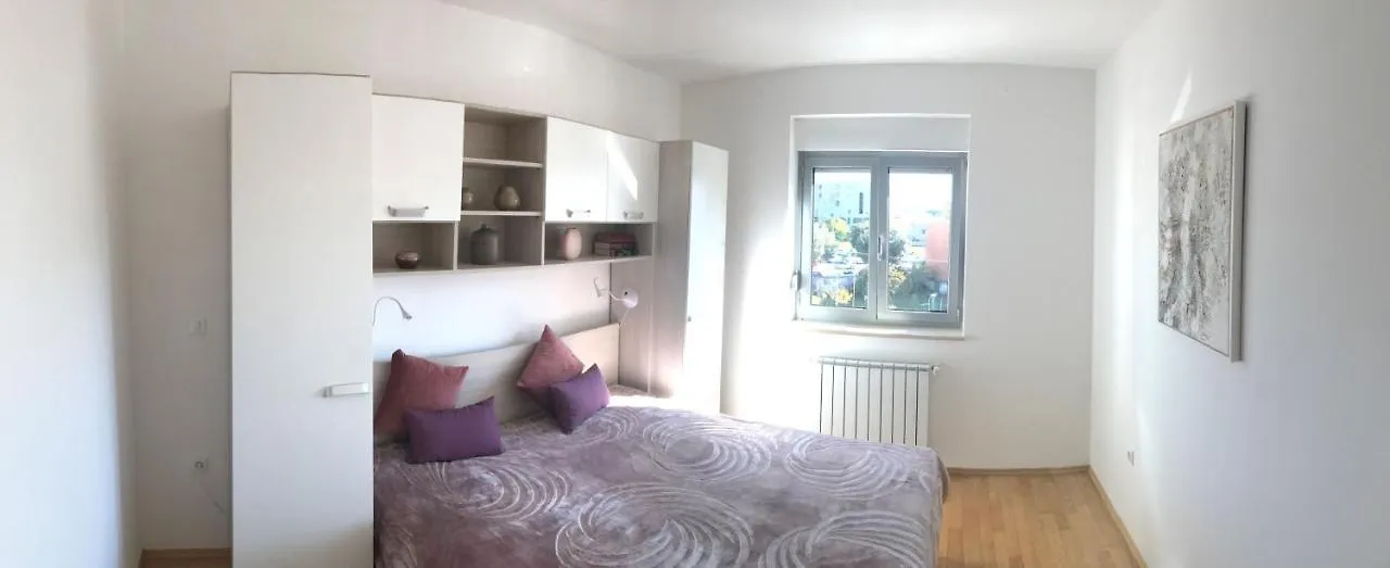 Apartment Angela With Private Garage Slot Pula