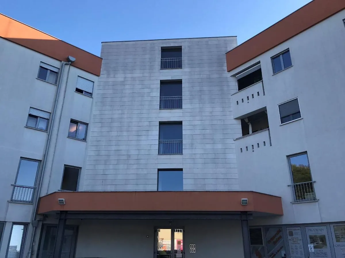 Apartment Angela With Private Garage Slot Pula Hırvatistan